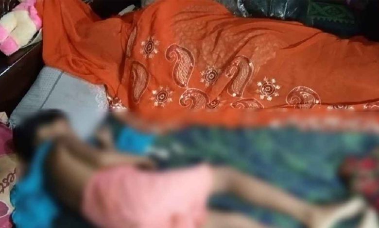 মেয়েসহ স্বামী-স্ত্রীর মরদেহ