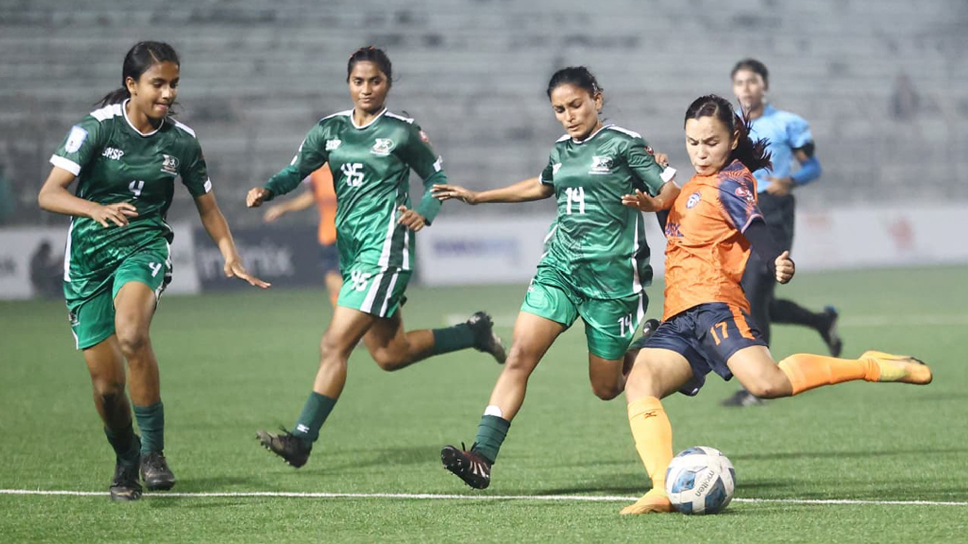 আলপির হ্যাটট্রিক