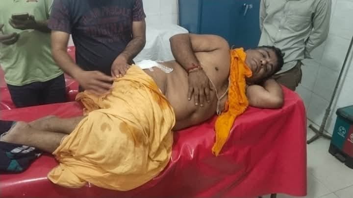পুরোহিতসহ আহত ৩