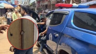 পুলিশের সঙ্গে গোলাগুলি