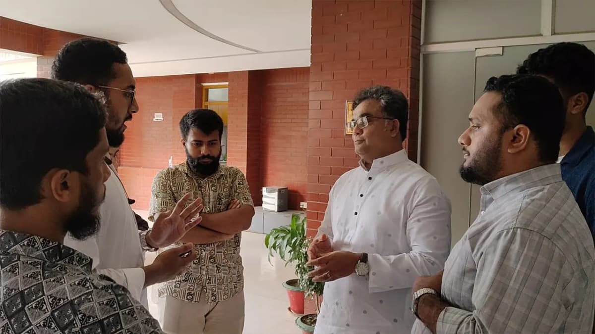 মোহাম্মদ কামরুল আহসান সঙ্গে সাক্ষাৎ