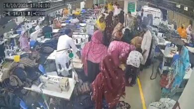 সিসিটিভিতে কর্মকর্তার চড়াও হওয়ার দৃশ্য